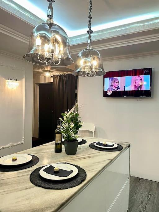 Casa In Inima Capitalei Villa บูคาเรสต์ ภายนอก รูปภาพ