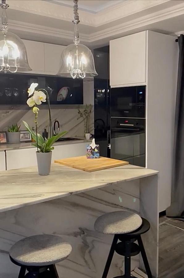 Casa In Inima Capitalei Villa บูคาเรสต์ ภายนอก รูปภาพ