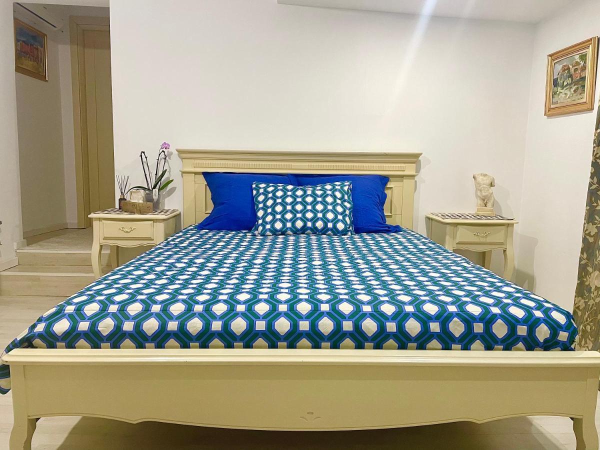Casa In Inima Capitalei Villa บูคาเรสต์ ภายนอก รูปภาพ